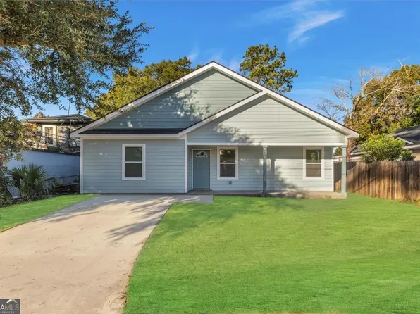 22 W 61st St, Savannah, GA 31405