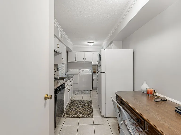 355 N Post Oak Ln #742 — Photo 14