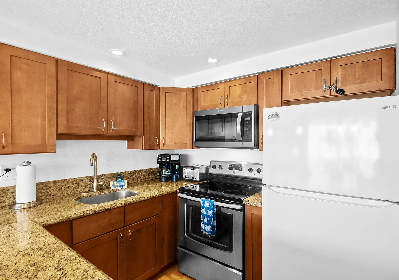 Maalaea Kai 311: Direct Ocean Front, Couples Retreat, Incredible — Photo 3