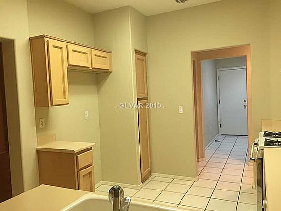 5th image of 2837 Byron Dr