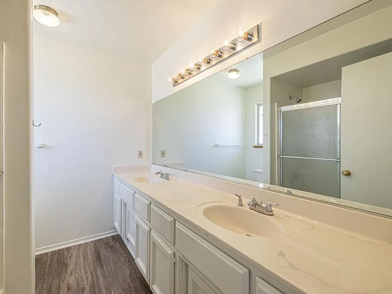 6940 Quezon Ave — Photo 25
