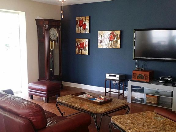 4th image of 86 Olivette St