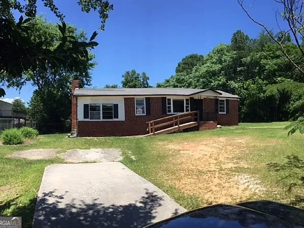 2810 Herbert Smart Airport Rd, Macon, GA 31217