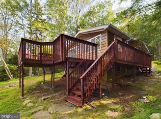 1263 Arrowhead Dr, Pocono Lake, PA