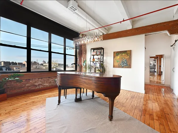 1620 Manhattan Avenue image 5 of 20