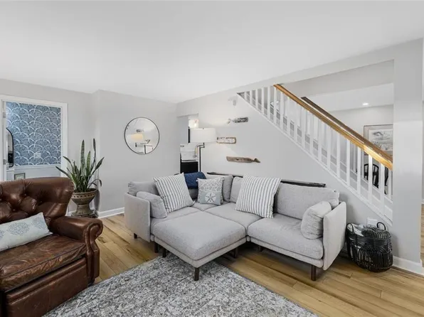 208 Marlborough St #4, East Greenwich, RI 02818