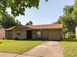 4640 Ridge Point Dr, Dallas, TX 75211