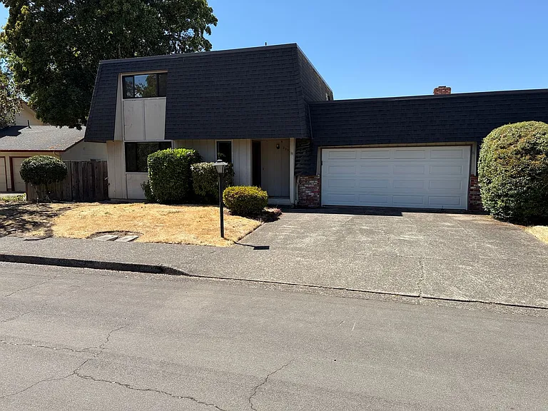 2090 Tabor St — Photo 2