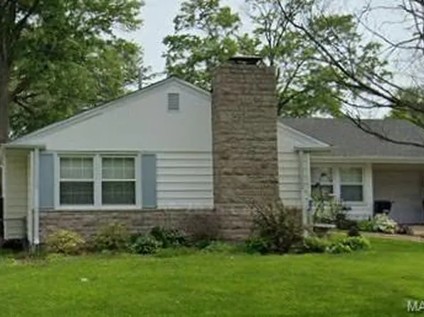 208 Huntleigh Dr, Saint Louis, MO 63122