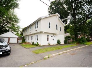 115-117 Alexander Dr, Bridgeport, CT 06606