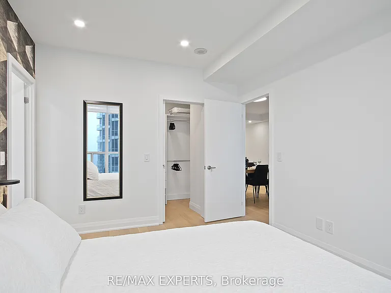 208 Queens Quay W #2011 — Photo 19