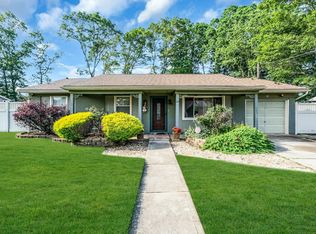85 Williams Ave, Amityville, NY 11701