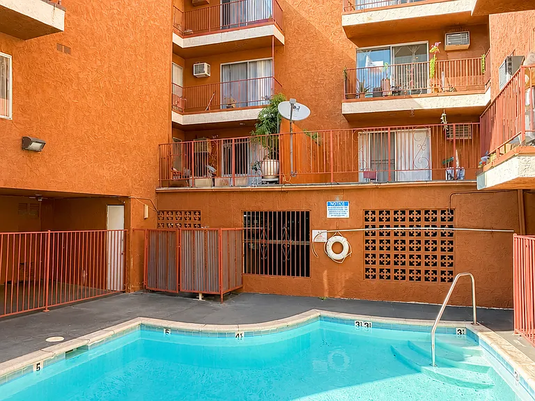 509 N Berendo St #110 — Photo 9