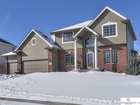 3rd image of 2350 Broadwater Dr