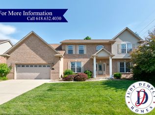 100 Summerlin Rdg, O'Fallon, IL 62269