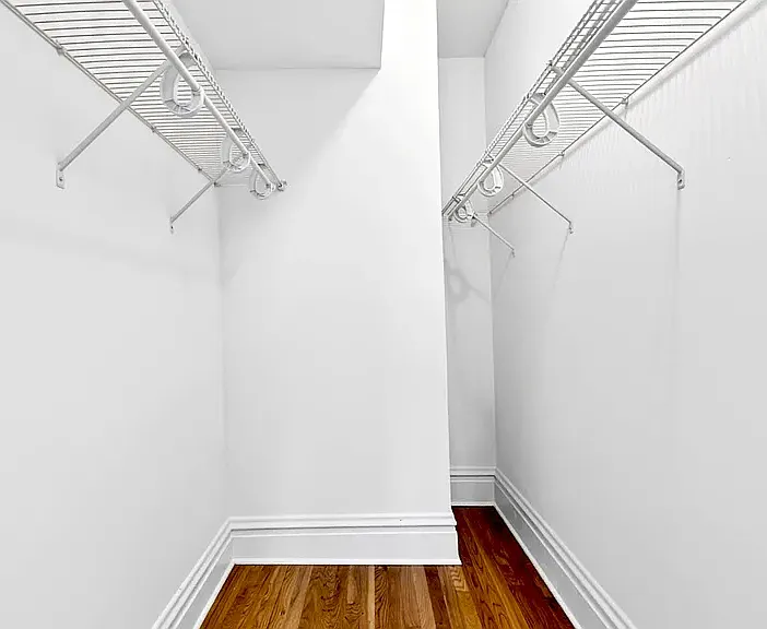 5394 Pershing Ave #1W — Photo 7