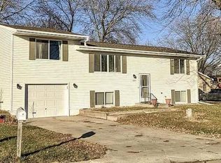 1609 Rose Ln, Storm Lake, IA 50588