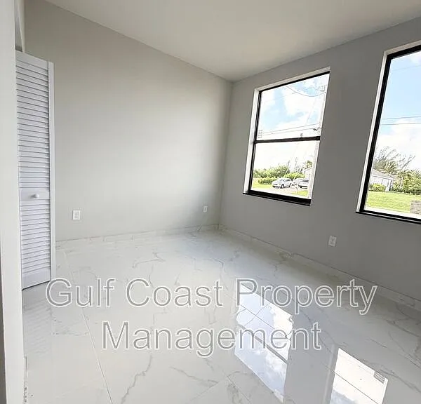 219 NW 23rd Ter — Photo 16
