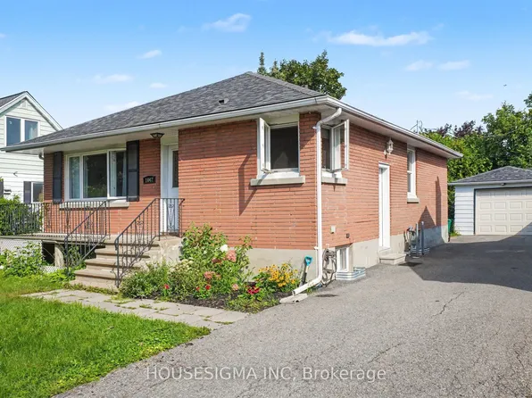 1047 Richard Ave, Ottawa, ON K1H 8C3