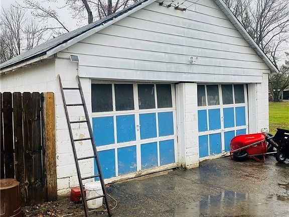 3rd image of 11184 Mahoning Ave