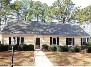 44 Village Green Cir, Southern Pines, NC 28387