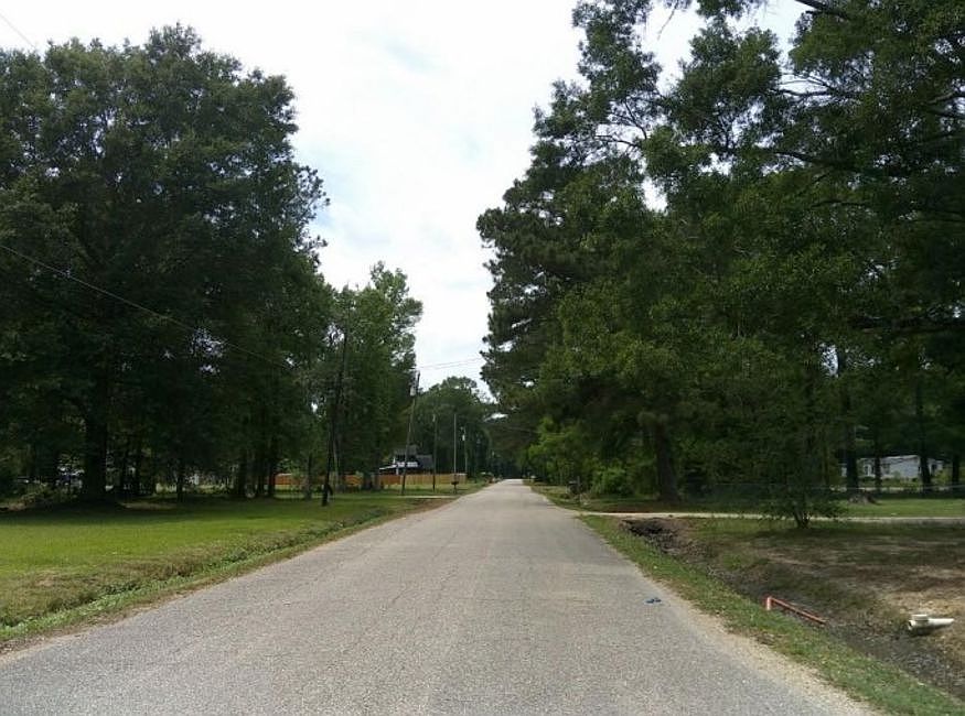 Exterior Neighborhood (street photo)