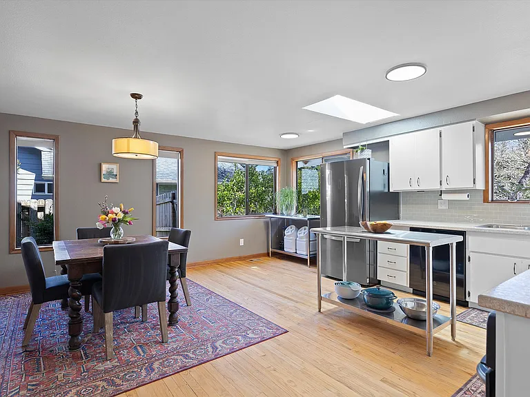 830 SW Dolores Dr — Photo 11