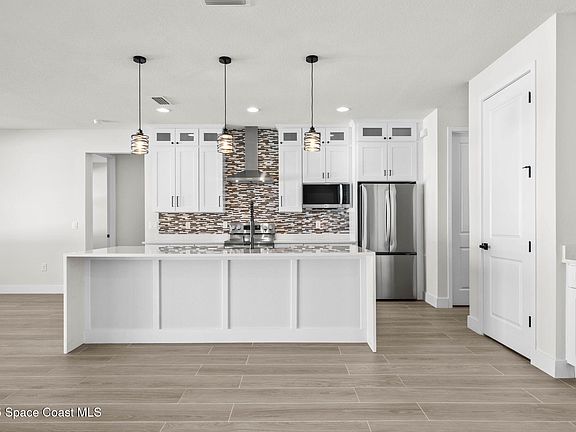 3rd image of 2275 Cogan Dr