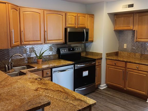 3rd image of 8355 Wexford Ave