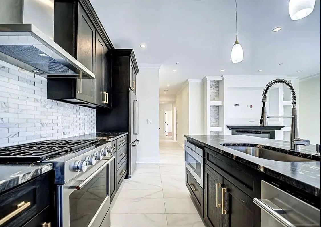 2 bed, 1100 sqft, $3,100 — Photo 3