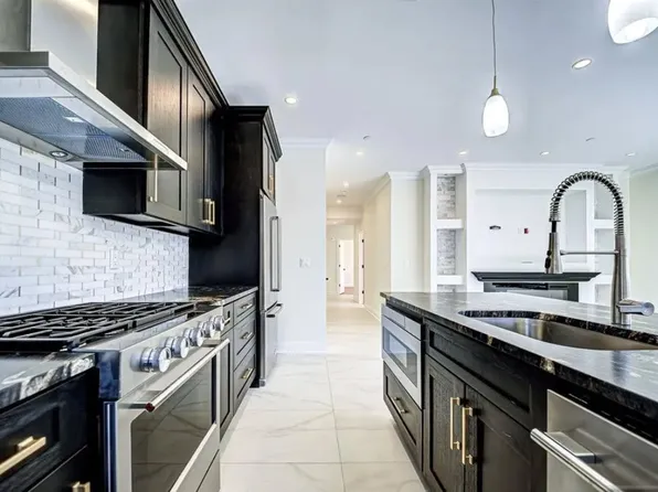 208 Newark Pompton Tpke, Little Falls, NJ