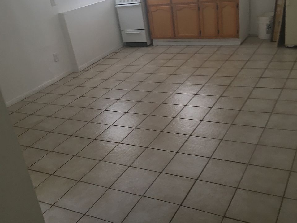 1st image of 1277 W Court St