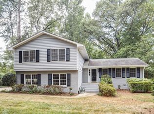 5388 Roberts Dr, Dunwoody, GA 30338