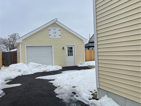 3rd image of 170 Schuyler St