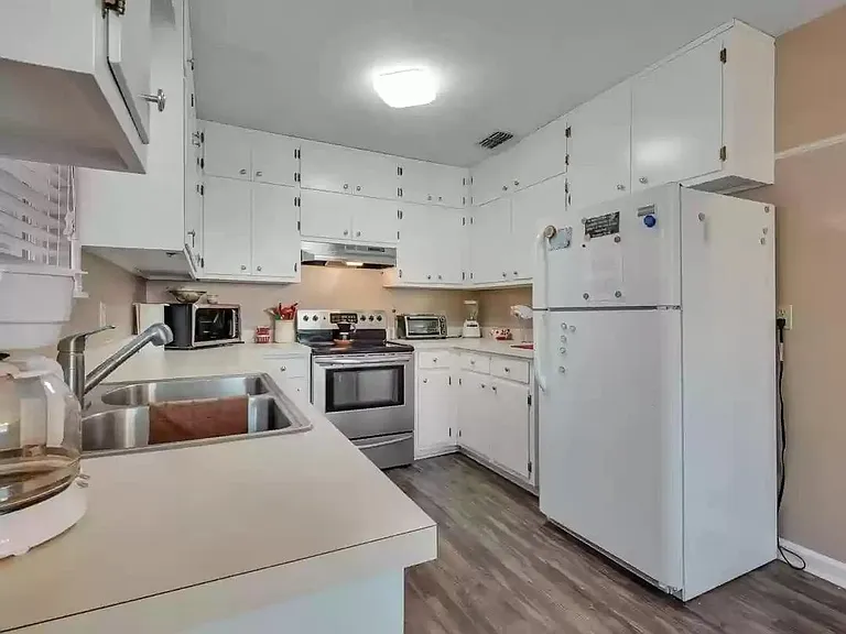 4553 Barclay Ln #C — Photo 8