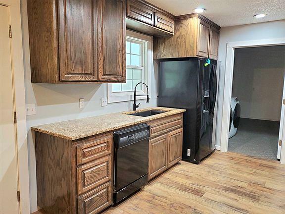 5th image of 14224 W 18th Pl S