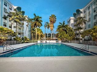 496 NW 165th St Rd APT D614, Miami, FL 33169