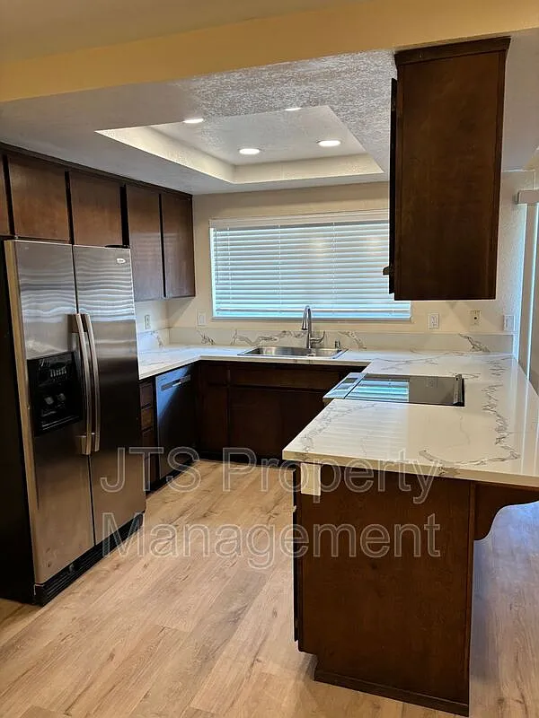 2 bed, 2.0 bath, 1084 sqft, $2,295 — Photo 3
