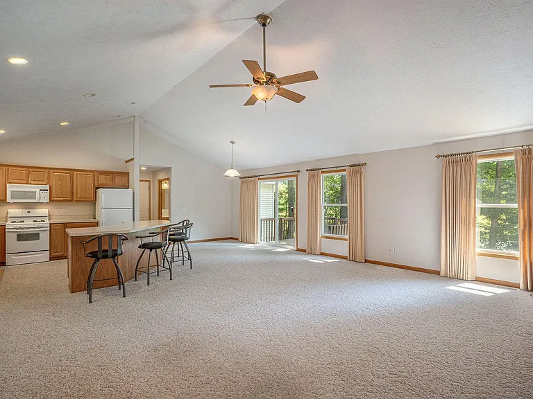 7675 E Kent Rd — Photo 10