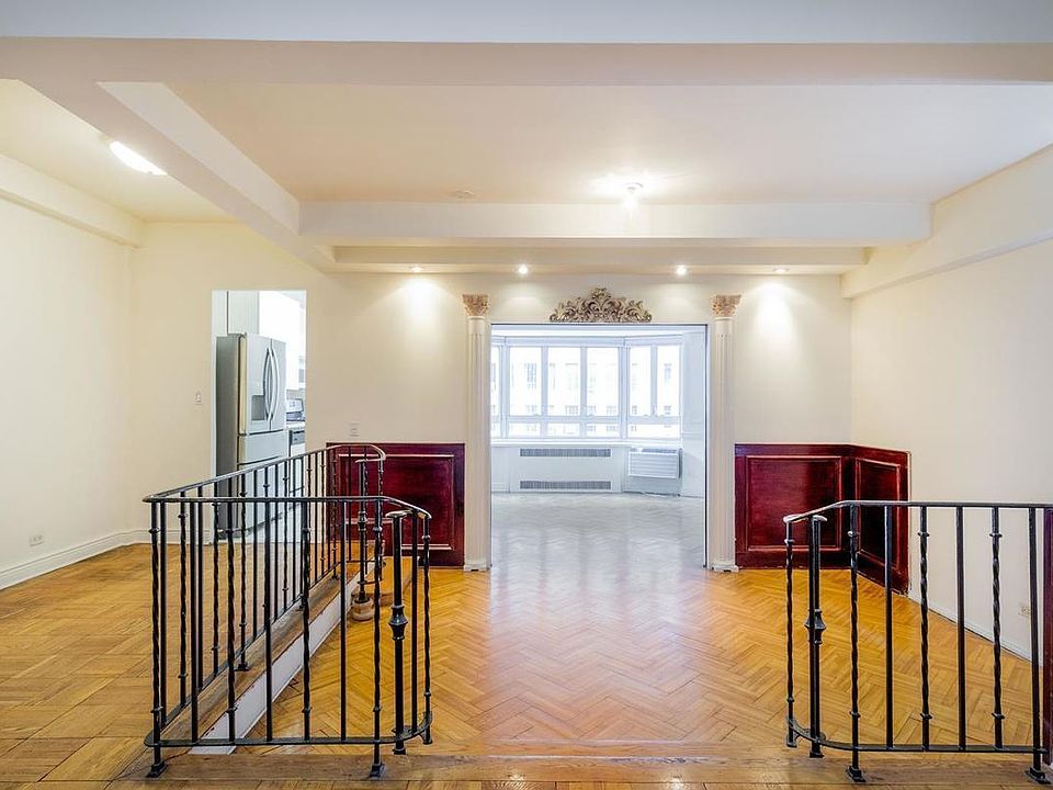 1st image of 333 W 57th St APT 510