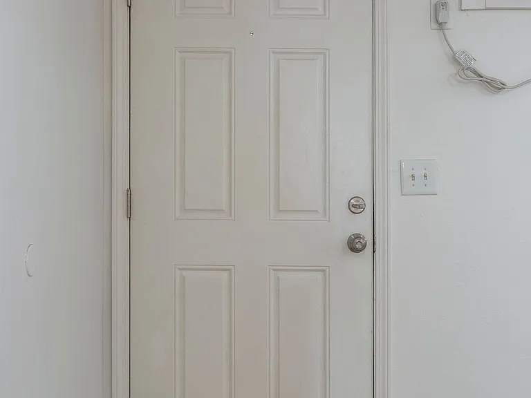 Cuming St Apartments — Photo 47