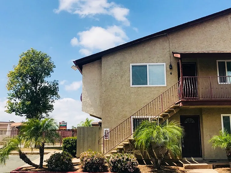 1475 Oakdale Ave — Photo 28