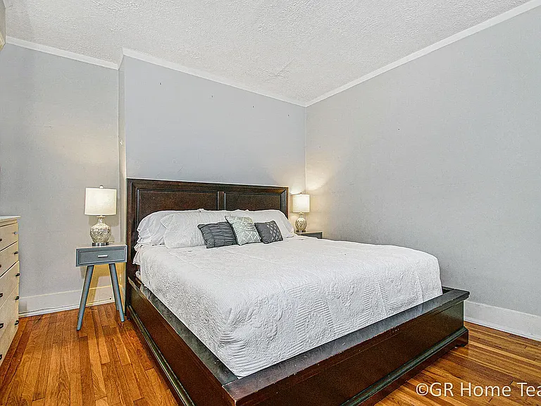 910 Calvin Ave SE — Photo 24