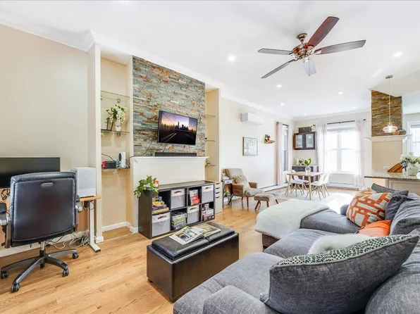 67 Oak St, Jersey City, NJ 07304