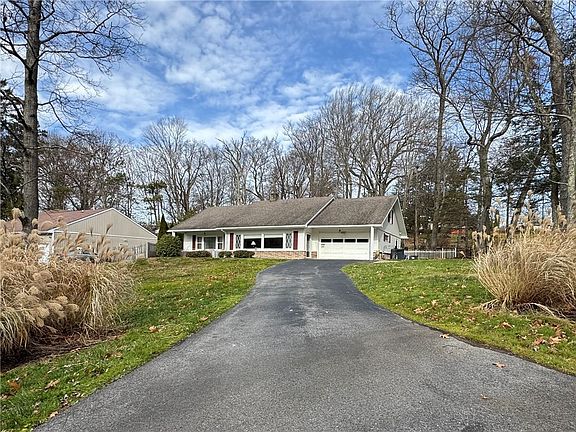 2nd image of 1929 Bates Dr
