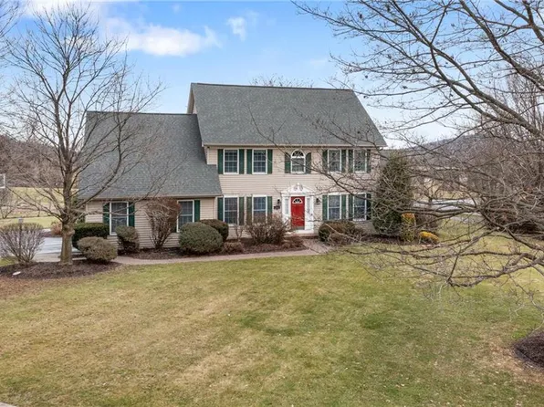 2055 Sherbrooke Dr, Bethlehem, PA 18015