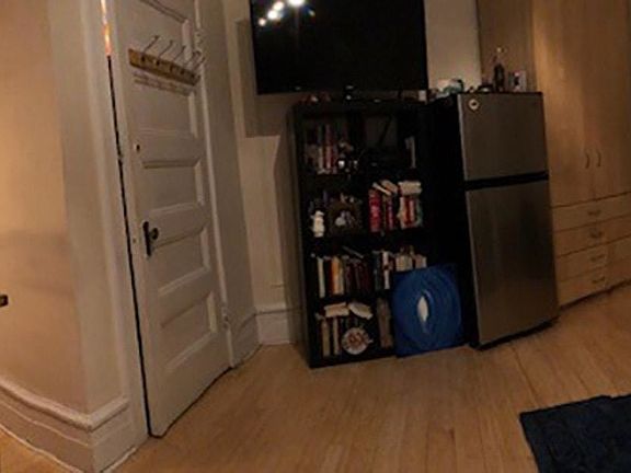 5th image of 140 W 69th St APT 81A