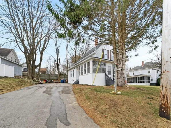 22 Maple St, Baldwinville, MA 01468