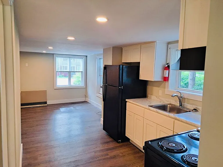 2046 Hartford Ave #5 — Photo 12
