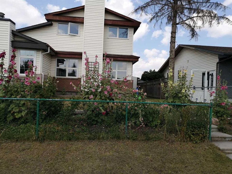 1st image of 22 S Whitman Close NE